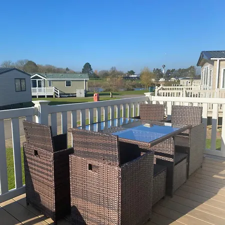 Pebbles Retreat - Primrose Valley *